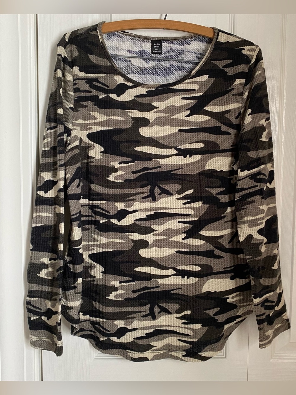 Camouflage Waffle Knit Thermal Curved Hem Top XL Cozy Outdoors Grunge Cabincore